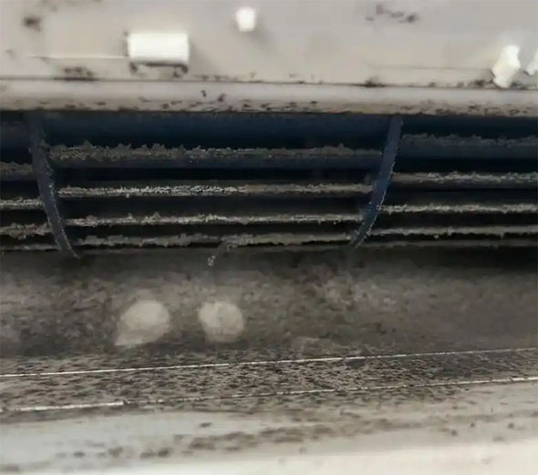 石嘴山空调吹的风有股烧焦味是怎么回事